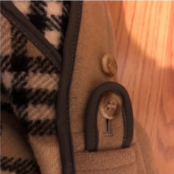 Burberry Tan Trench Coat with Plaid Accents - Picture 7 of 7